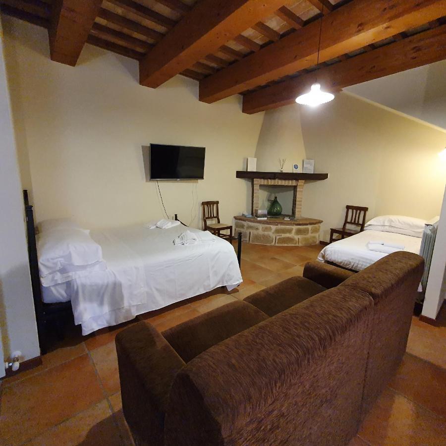 Pietra Maula Agriturismo Castelraimondo المظهر الخارجي الصورة