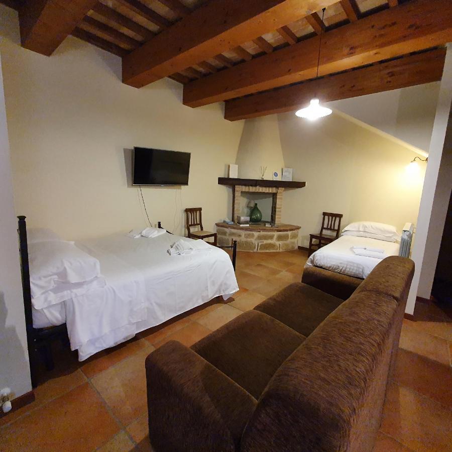 Pietra Maula Agriturismo Castelraimondo المظهر الخارجي الصورة