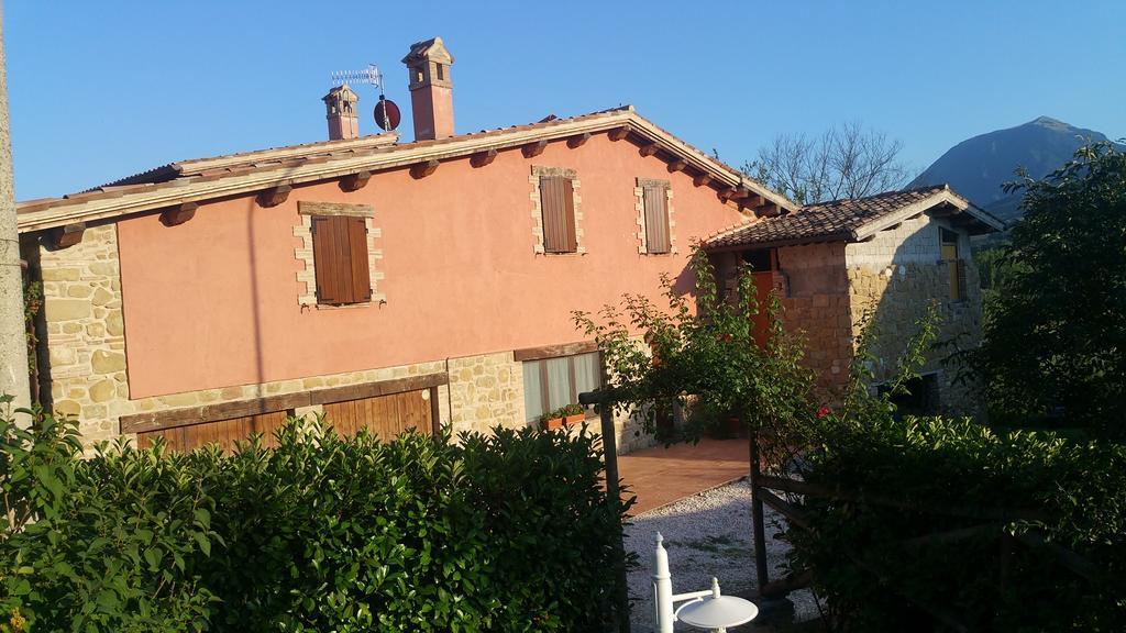 Pietra Maula Agriturismo Castelraimondo المظهر الخارجي الصورة